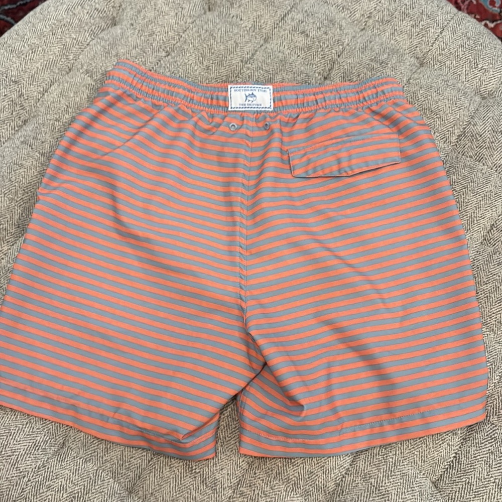 Southern Tide swim trunks size M - Picture 3 of 3